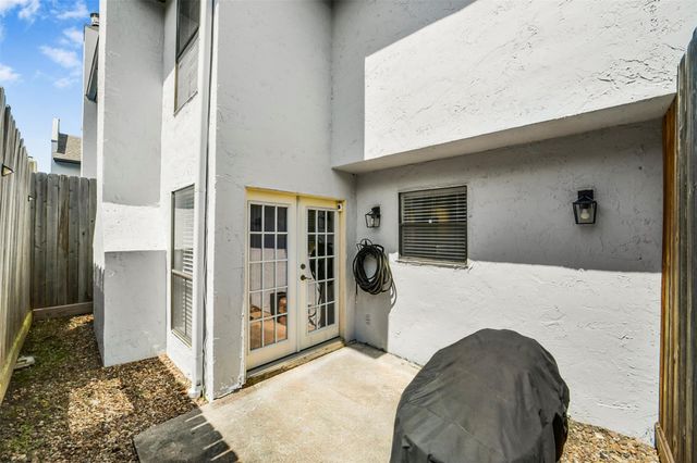 1914 Augusta Drive 7, Houston, TX 77057