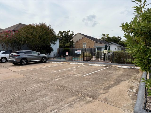 1914 Augusta Drive 7, Houston, TX 77057