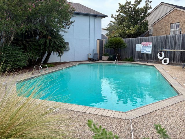 1914 Augusta Drive 7, Houston, TX 77057