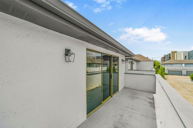 1914 Augusta Drive 7, Houston, TX 77057