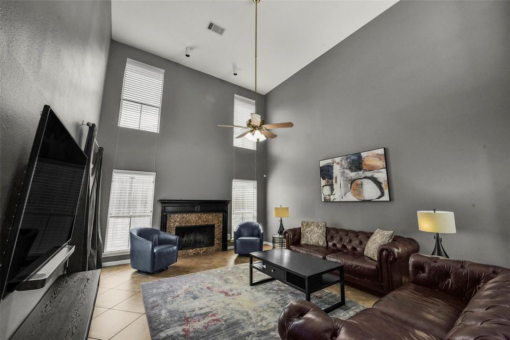 1914 Augusta Drive 7, Houston, TX 77057