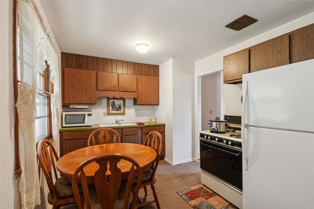 308 E 26th Street S, Newton, IA 50208