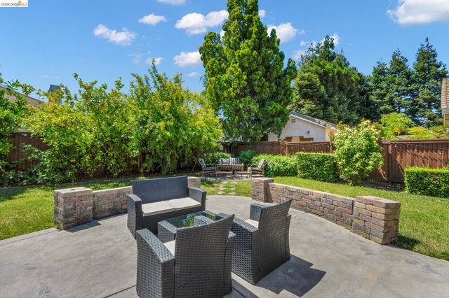 1858 Alexander Way, Brentwood, CA 94513