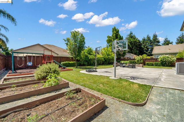 1858 Alexander Way, Brentwood, CA 94513
