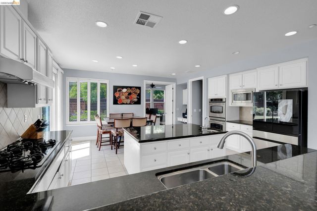 1858 Alexander Way, Brentwood, CA 94513