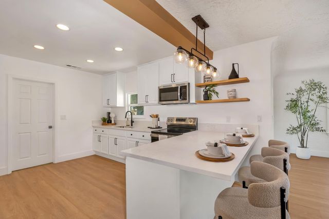 426 N Maple Avenue, Fresno, CA 93702