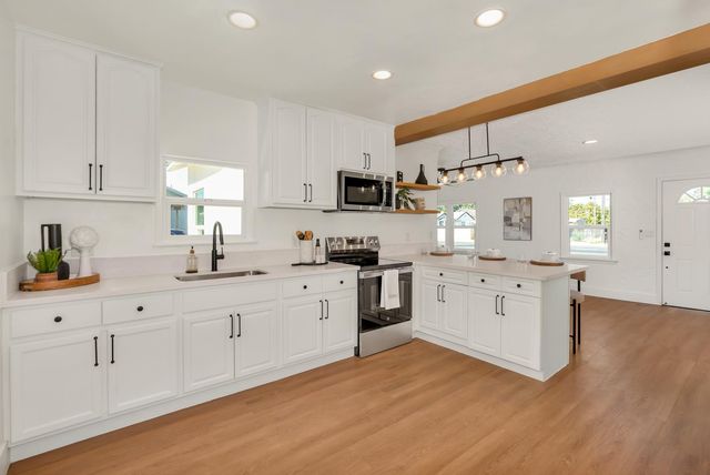 426 N Maple Avenue, Fresno, CA 93702