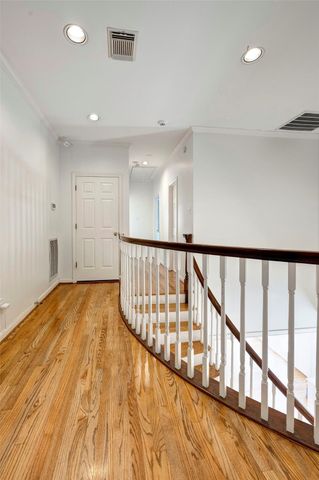 6100 Burgoyne Road, Houston, TX 77057
