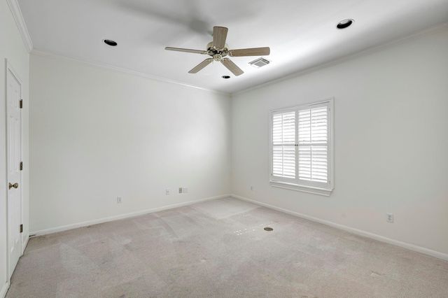 6100 Burgoyne Road, Houston, TX 77057