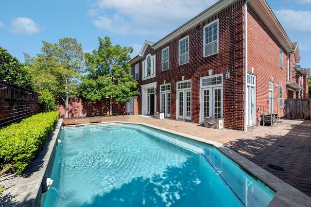 6100 Burgoyne Road, Houston, TX 77057