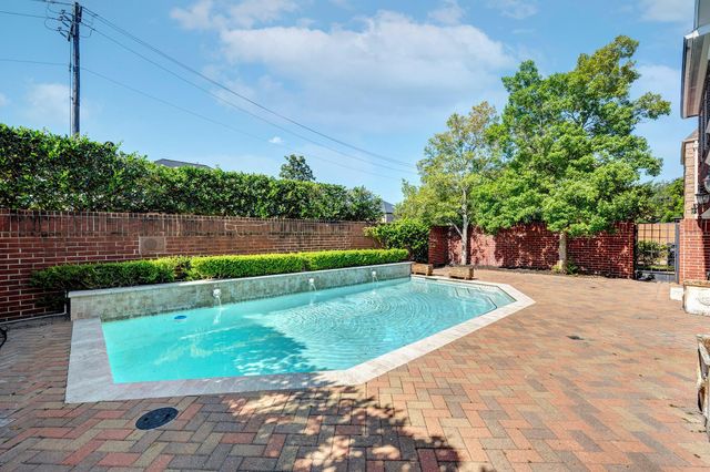 6100 Burgoyne Road, Houston, TX 77057