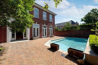 6100 Burgoyne Road, Houston, TX 77057