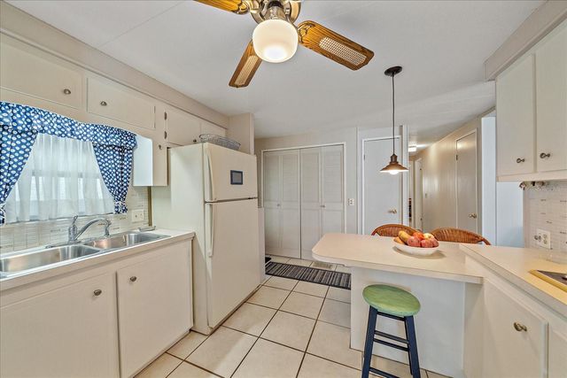 220 BIMINI DRIVE, Palmetto, FL 34221