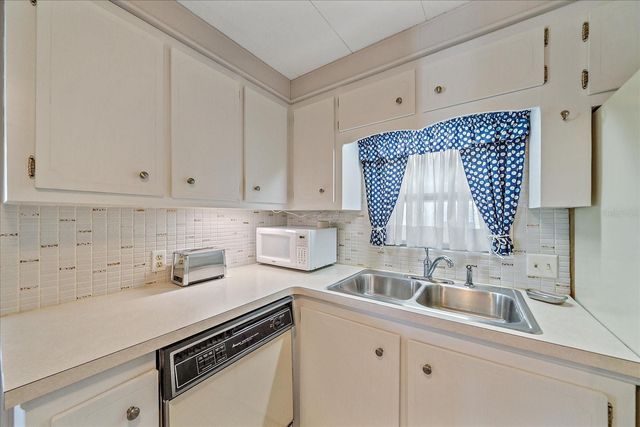 220 BIMINI DRIVE, Palmetto, FL 34221