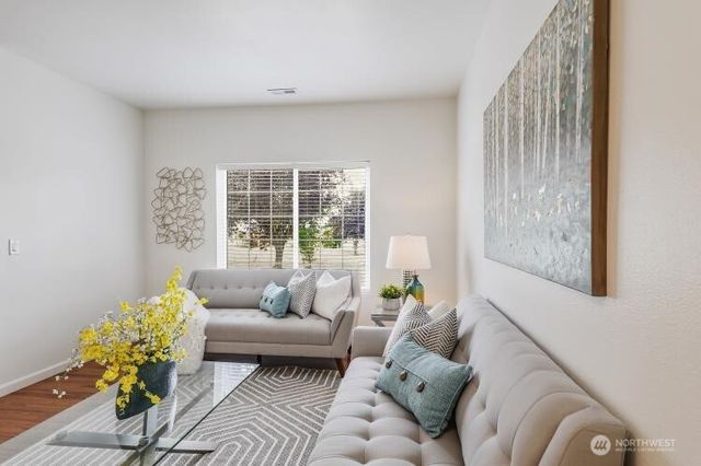 19705 13th Av Ct East, Spanaway, WA 98387