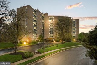 501 SLATERS LN #123, Alexandria, VA 22314