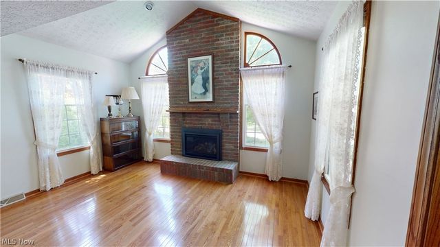 3745 Silvercrest Drive, Stow, OH 44224