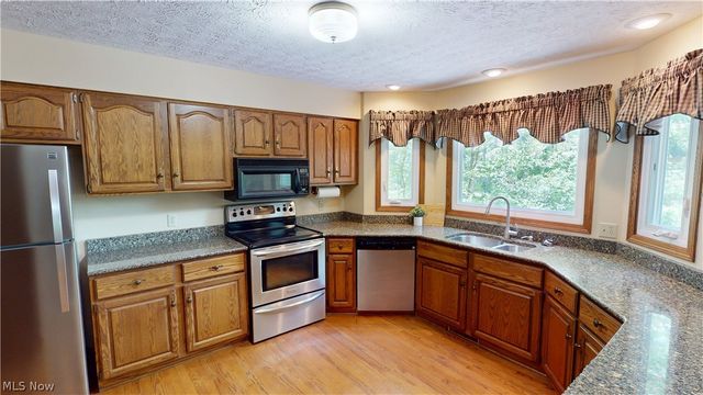 3745 Silvercrest Drive, Stow, OH 44224