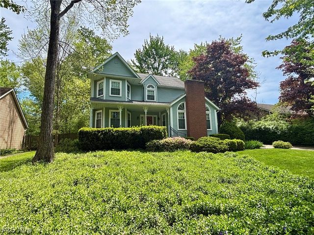 3745 Silvercrest Drive, Stow, OH 44224