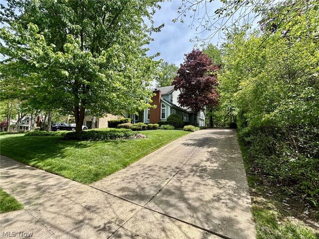 3745 Silvercrest Drive, Stow, OH 44224