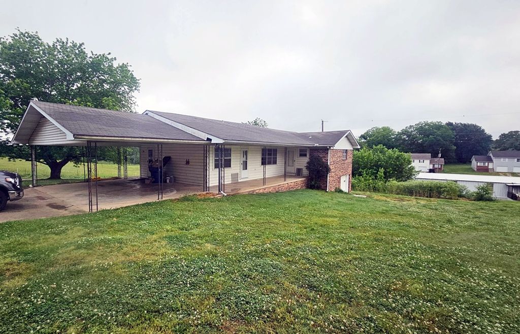 466 Tennyson Loop, Harrison, AR 72601