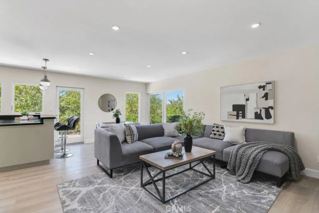 4481 Deanwood Drive, Woodland Hills, CA 91364