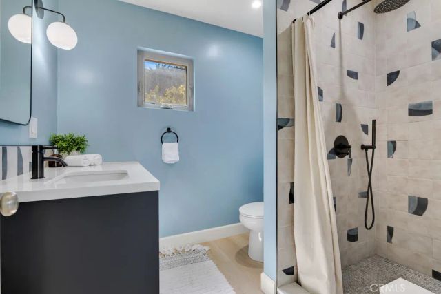 4481 Deanwood Drive, Woodland Hills, CA 91364