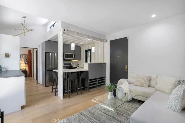 4481 Deanwood Drive, Woodland Hills, CA 91364