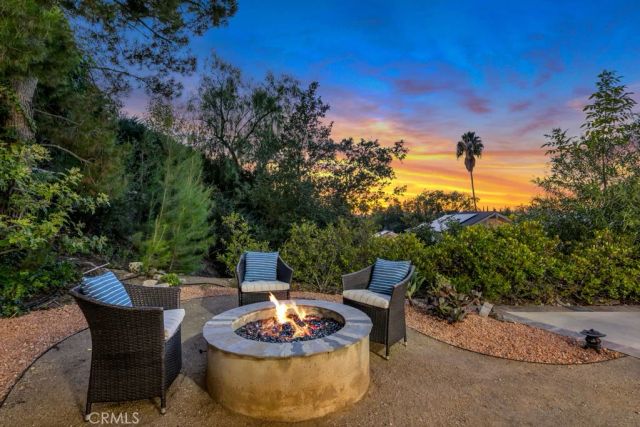 4481 Deanwood Drive, Woodland Hills, CA 91364