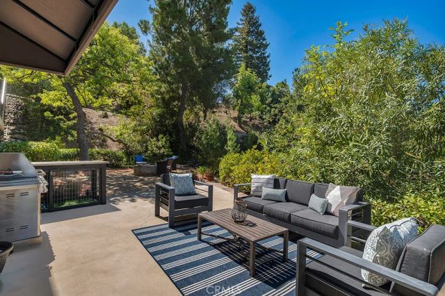4481 Deanwood Drive, Woodland Hills, CA 91364