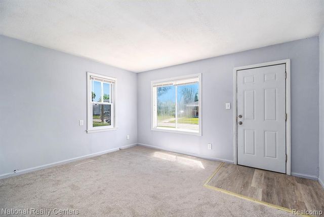 11211 Chalmers Avenue, Warren, MI 48089