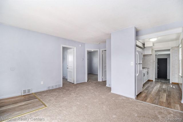 11211 Chalmers Avenue, Warren, MI 48089