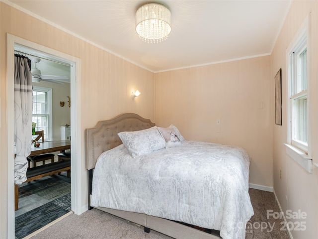1323 Locust Grove Road, Hendersonville, NC 28792