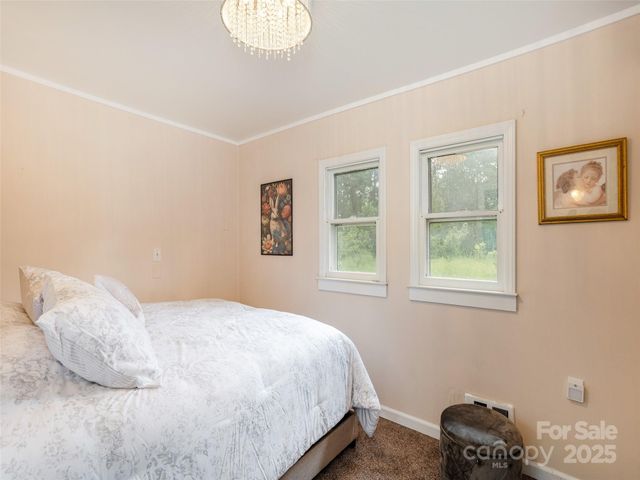 1323 Locust Grove Road, Hendersonville, NC 28792