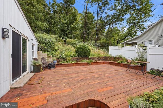 247 PINETOWN RD, Norristown, PA 19403