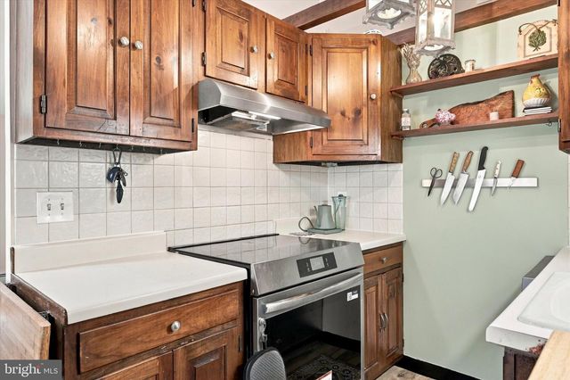 247 PINETOWN RD, Norristown, PA 19403