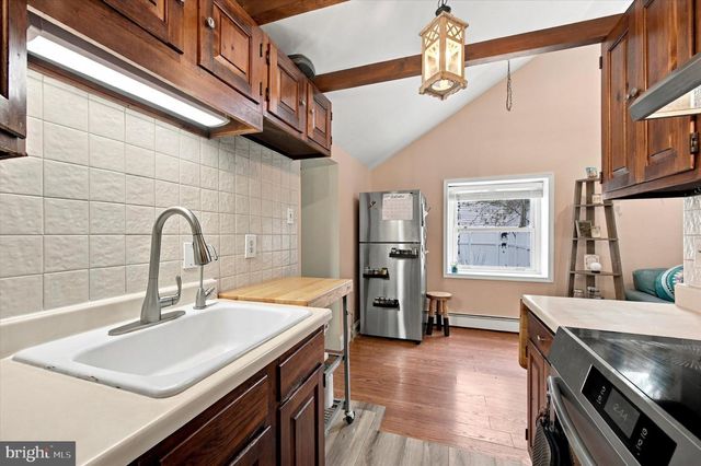 247 PINETOWN RD, Norristown, PA 19403