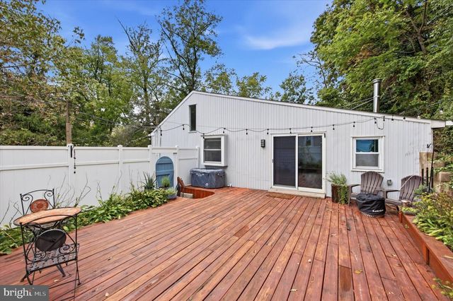 247 PINETOWN RD, Norristown, PA 19403
