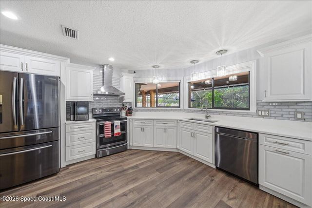 560 Sawgrass Circle, Melbourne, FL 32940