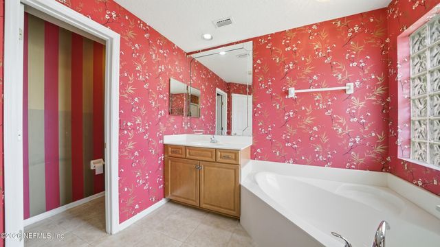 956 CANDLEBARK Drive, Jacksonville, FL 32225