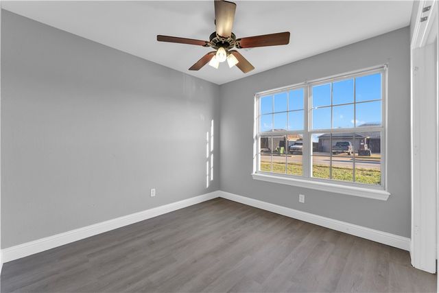 429 E Mccann Road, Rogers, AR 72758