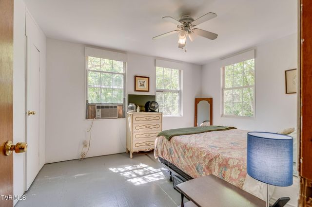 170 Davis Road, Thorn Hill, TN 37881