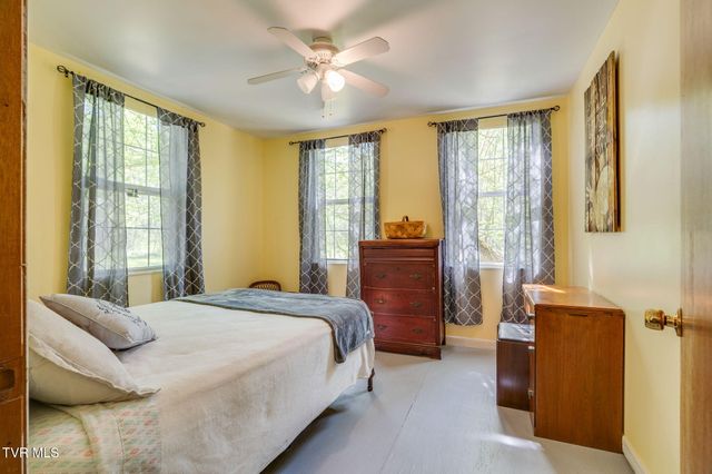 170 Davis Road, Thorn Hill, TN 37881