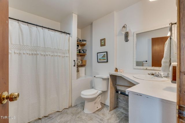 170 Davis Road, Thorn Hill, TN 37881