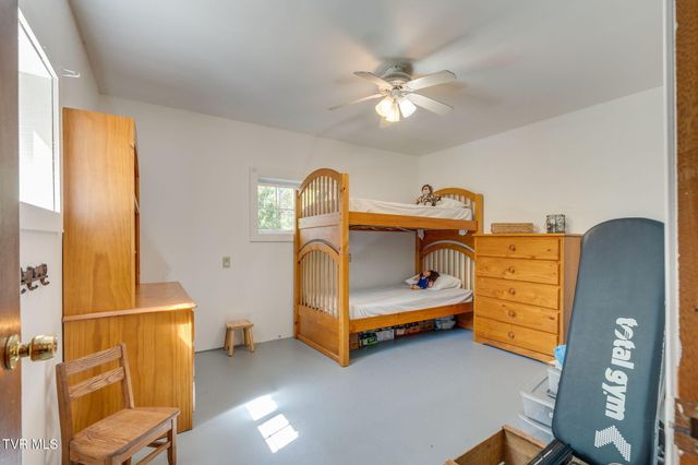 170 Davis Road, Thorn Hill, TN 37881
