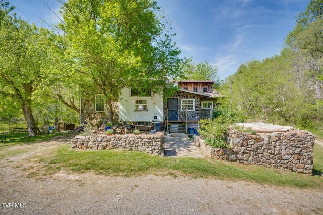 170 Davis Road, Thorn Hill, TN 37881