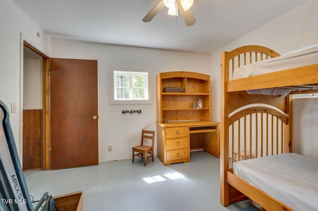 170 Davis Road, Thorn Hill, TN 37881