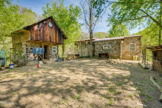 170 Davis Road, Thorn Hill, TN 37881