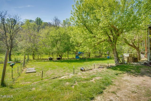 170 Davis Road, Thorn Hill, TN 37881