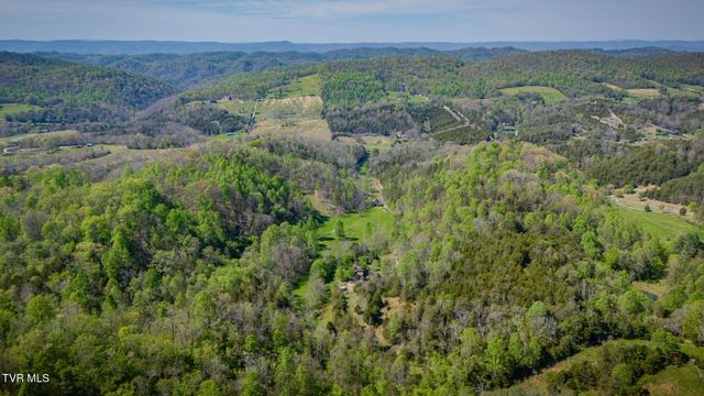 170 Davis Road, Thorn Hill, TN 37881